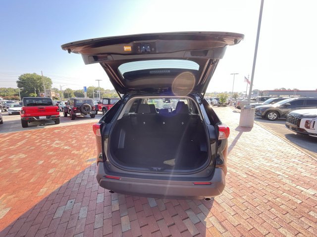 Used 2023 Toyota RAV4 LE FWD image 33