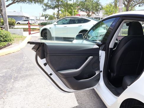 Used 2023 Tesla Model 3 Standard Range RWD image 26