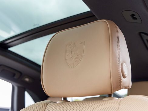 New 2026 Porsche Macan AWD/4WD image 31