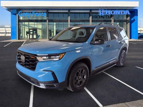 Certified 2024 Honda Pilot TrailSport image 4