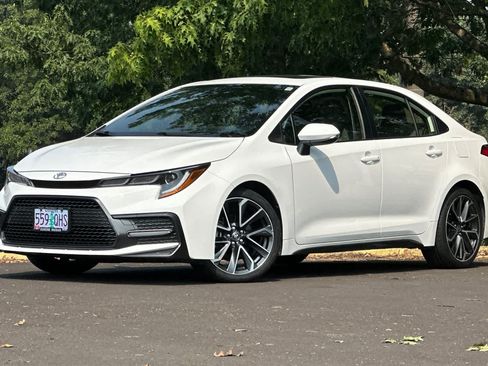 Used 2020 Toyota Corolla SE w/ SE Premium Package FWD image 1
