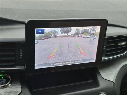 Used 2020 Ford Explorer XLT w/ Equipment Group 202A RWD image 12