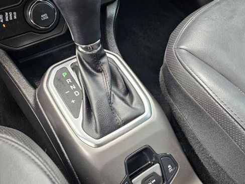 Used 2020 Jeep Renegade Altitude AWD/4WD image 21