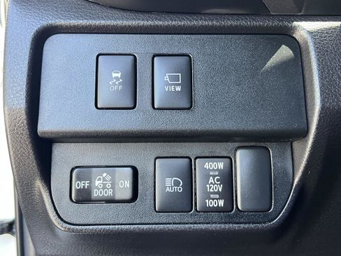 Used 2023 Toyota Tacoma TRD Off-Road w/ Advanced Technology Package AWD/4WD image 31