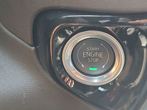 New 2025 GMC Sierra 2500 SLT w/ SLT Convenience Package image 17