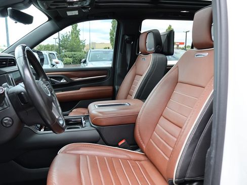 Used 2023 GMC Yukon Denali Ultimate AWD/4WD image 19