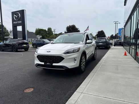 Used 2022 Ford Escape Titanium w/ Class II Trailer Tow Package AWD/4WD image 6