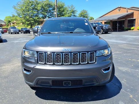 Used 2021 Jeep Grand Cherokee Laredo AWD/4WD image 37