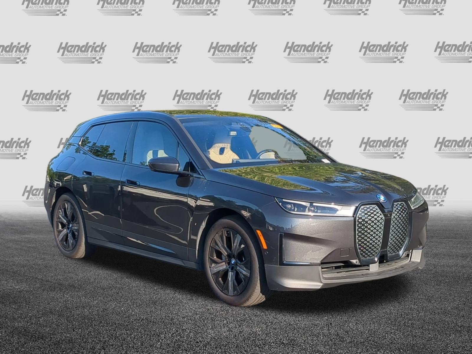 Certified 2025 BMW iX xDrive50 w/ Premium Package AWD/4WD image 2