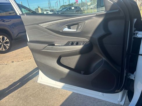 Used 2025 Buick Envista Sport Touring image 20