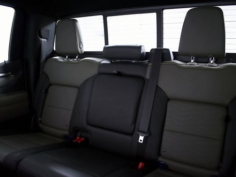 Used 2022 Chevrolet Silverado 1500 ZR2 image 15