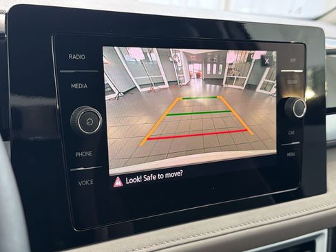 New 2026 Volkswagen Taos SE FWD image 20
