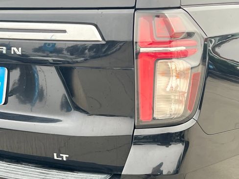 Used 2023 Chevrolet Suburban LT image 27