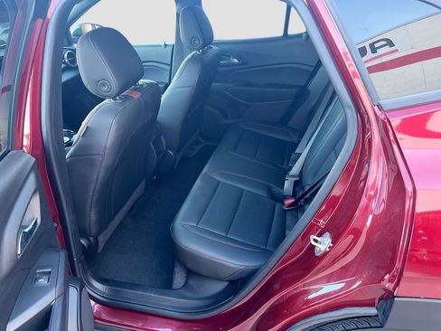 Used 2025 Chevrolet Trax RS w/ Driver Confidence Package FWD image 23
