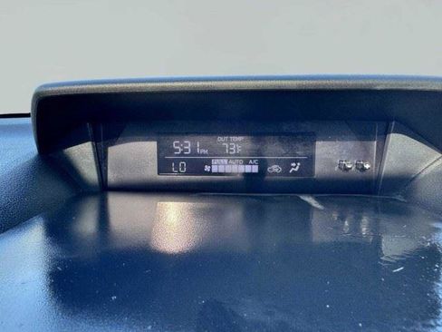 Used 2020 Subaru Crosstrek 2.0i Premium w/ Moonroof Package 1 AWD/4WD image 31