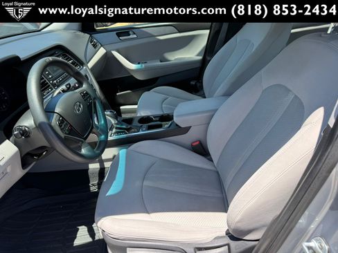 Used 2017 Hyundai Sonata SE FWD image 14