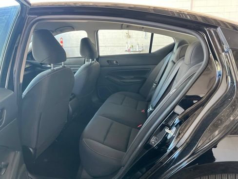 Used 2024 Nissan Altima 2.5 SV FWD image 6