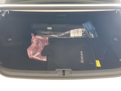 Used 2025 Lexus ES 350 w/ Premium Package image 13