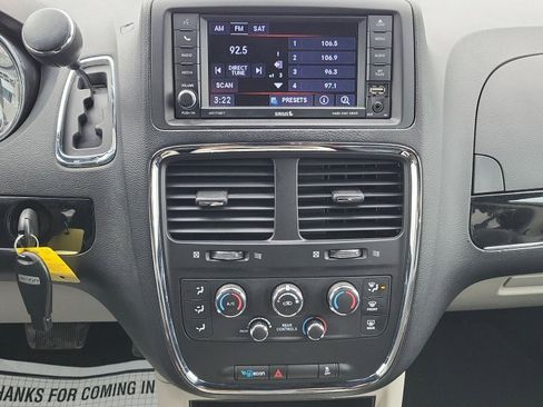 Used 2019 Dodge Grand Caravan SXT image 31
