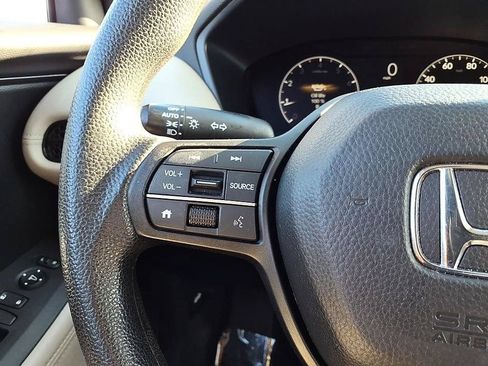 Used 2023 Honda HR-V LX image 31