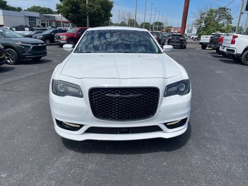 Used 2022 Chrysler 300 Touring L w/ Safetytec Plus Group RWD image 4