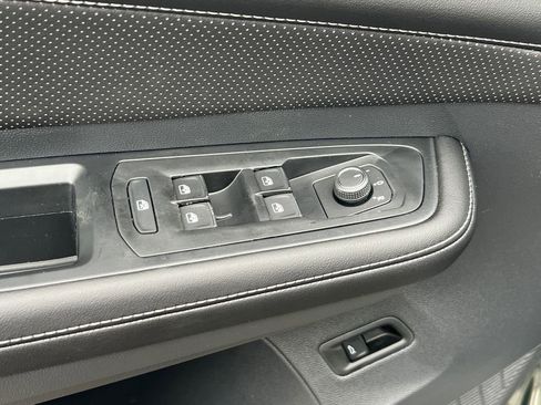 New 2026 Volkswagen Atlas SE image 28