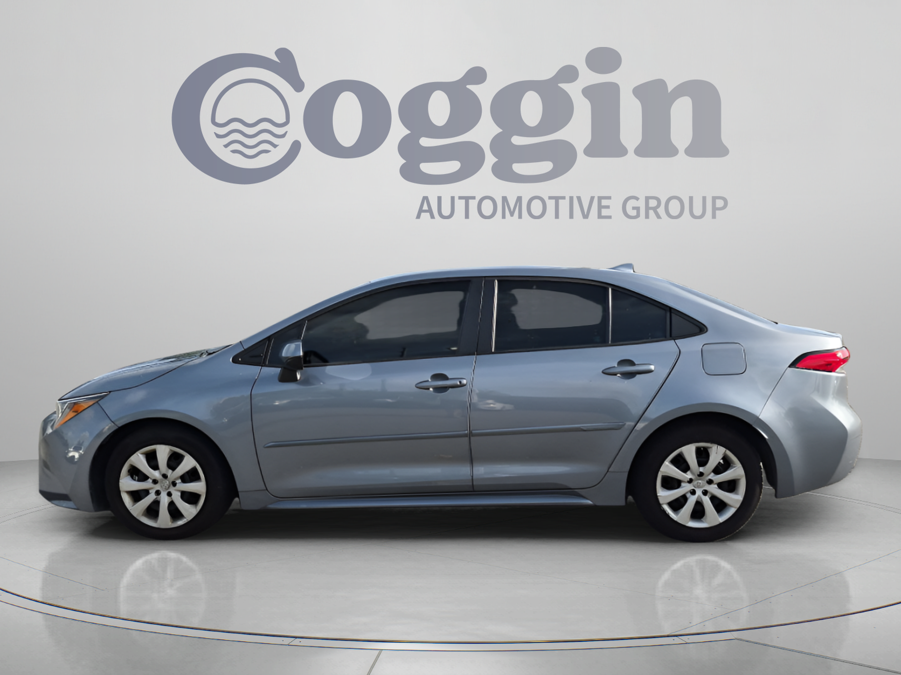 Used 2023 Toyota Corolla LE FWD image 3