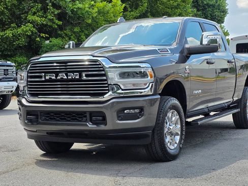 Used 2024 RAM 2500 Laramie AWD/4WD image 2