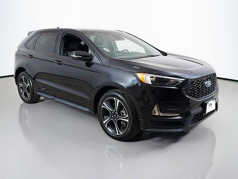 Used 2022 Ford Edge ST image 2