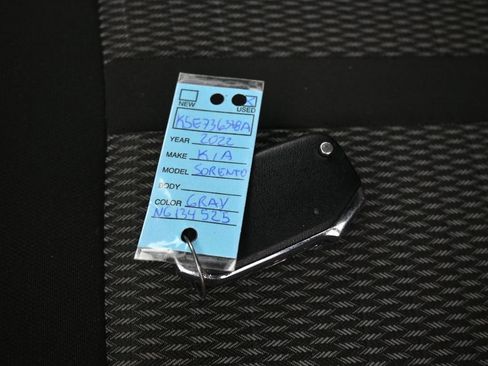 Used 2022 Kia Sorento LX image 21