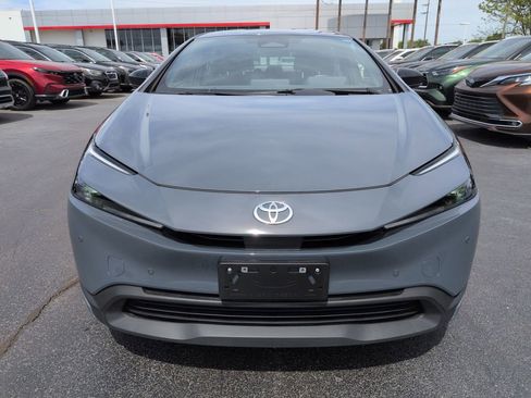 Used 2025 Toyota Prius LE image 8