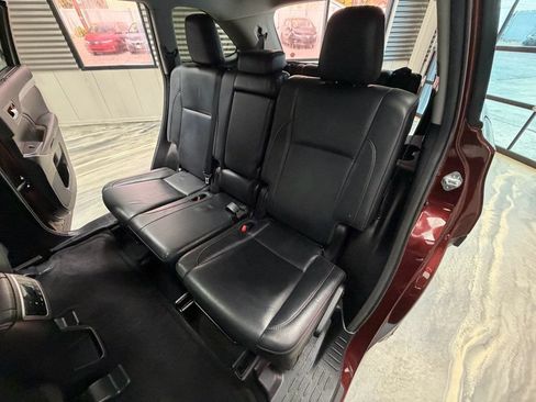Used 2018 Toyota Highlander XLE FWD image 8