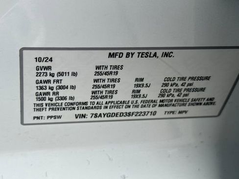 Used 2025 Tesla Model Y Long Range image 51