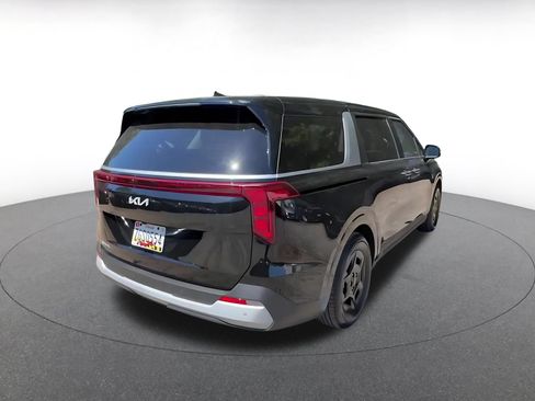 Used 2026 Kia Carnival FWD image 14