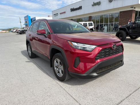 Used 2024 Toyota RAV4 XLE w/ Convenience Package image 2
