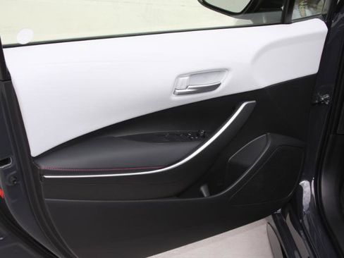 Used 2025 Toyota Corolla SE w/ SE Premium Package image 24