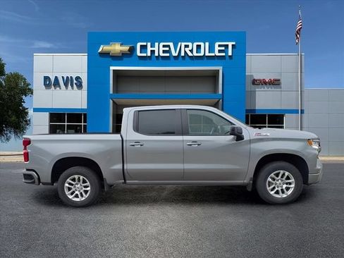 Used 2023 Chevrolet Silverado 1500 RST AWD/4WD image 2