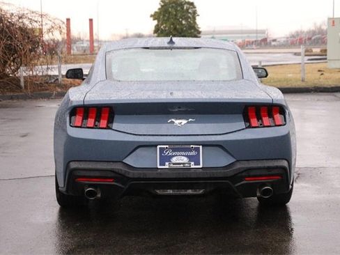 Used 2025 Ford Mustang Coupe image 6