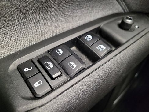 Used 2024 Jeep Compass Latitude image 27