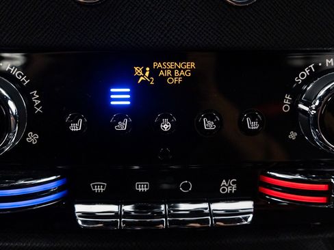 Used 2020 Rolls-Royce Cullinan Black Badge image 15