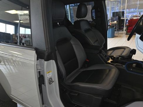 Used 2023 Ford Bronco Black Diamond w/ Sasquatch Package AWD/4WD image 24