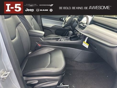 New 2026 Jeep Compass Limited image 8