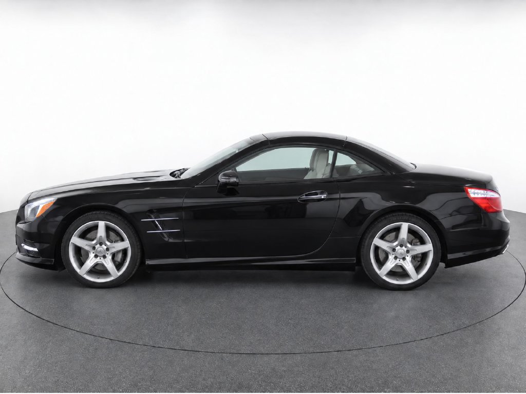 Used 2016 Mercedes-Benz SL 550 w/ Driver Assistance Package image 5