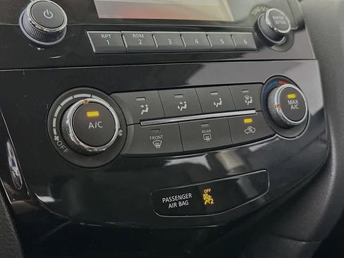 Used 2016 Nissan Rogue S FWD image 18