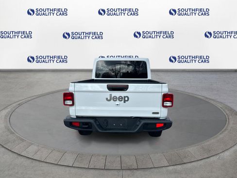 Used 2023 Jeep Gladiator Overland image 5