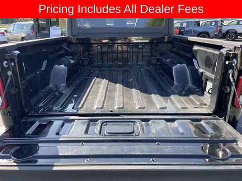 Used 2023 Jeep Gladiator Mojave AWD/4WD image 11