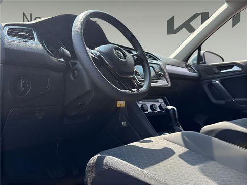 Used 2020 Volkswagen Tiguan S image 12