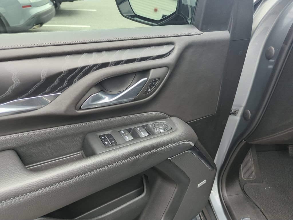 Used 2023 GMC Yukon XL Denali AWD/4WD image 18