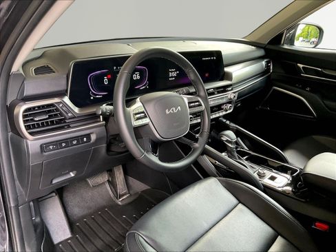 Used 2025 Kia Telluride S AWD/4WD image 16
