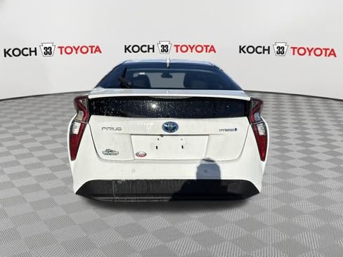 Used 2018 Toyota Prius Two image 6